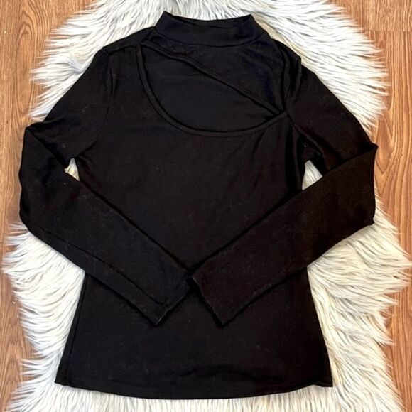 Women’s Black Long Sleeve Open Front Top - Picture 3 of 5